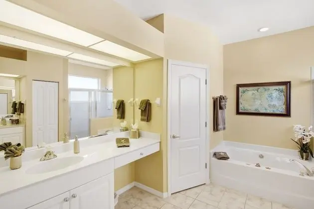 Ev, 4 Yatak Odası, Kişiye Özel Havuzlu, Kanal Manzaralı (2 Bathrooms)