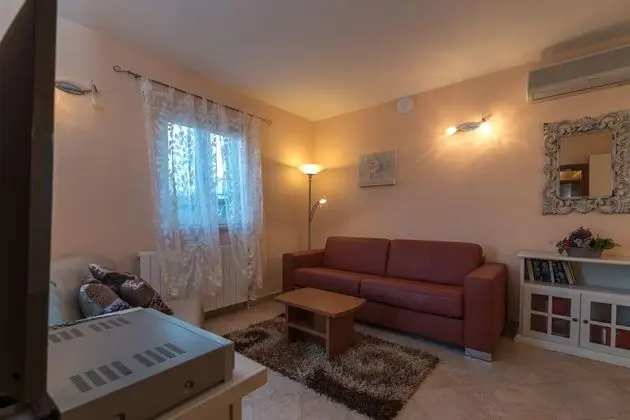 Apart Daire, Bahçe Manzaralı