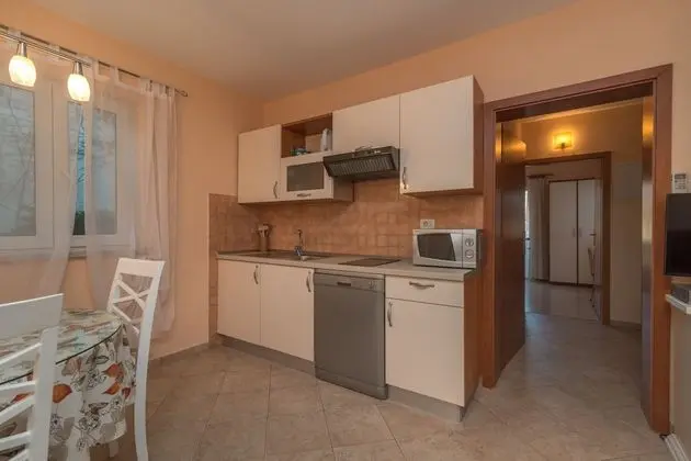 Apart Daire, Bahçe Manzaralı