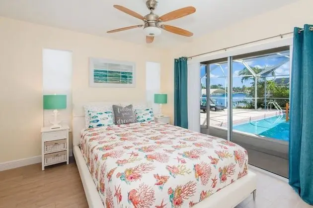 Ev, 3 Yatak Odası, Kişiye Özel Havuzlu, Kanal Manzaralı (2 Bathrooms)
