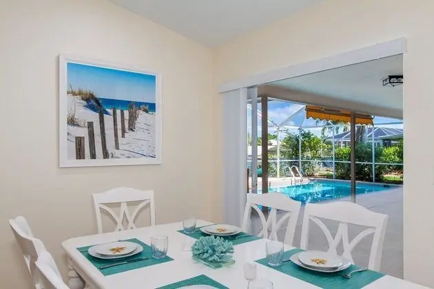 Ev, 3 Yatak Odası, Kişiye Özel Havuzlu, Kanal Manzaralı (2 Bathrooms)
