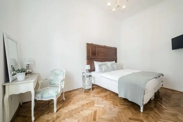 Standard Tek Büyük Yataklı Oda