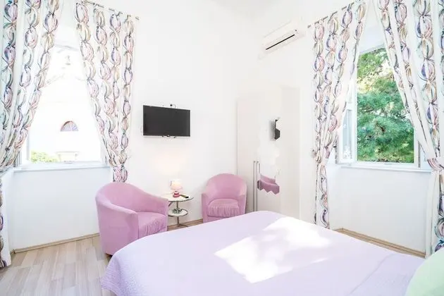 Tek Büyük Yataklı Oda, Veranda, Bahçe Manzaralı