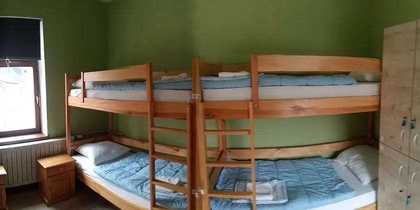 Ortak Ranzalı Oda (5 Bunk Beds)