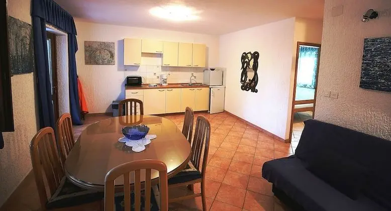 Apart Daire, 2 Yatak Odası, Teras, Bahçe Manzaralı