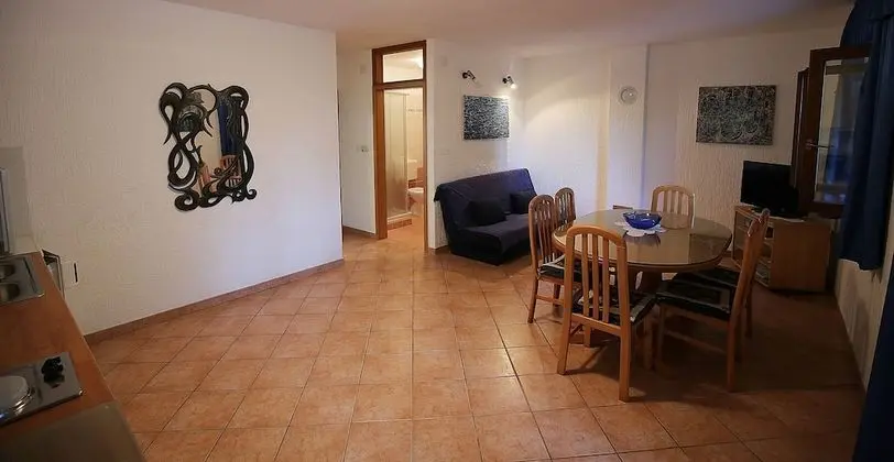 Apart Daire, 2 Yatak Odası, Teras, Bahçe Manzaralı
