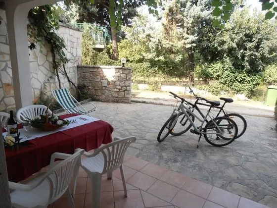Apart Daire, 2 Yatak Odası, Teras, Bahçe Manzaralı
