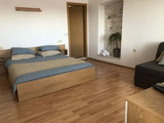 Üç Kişilik Oda