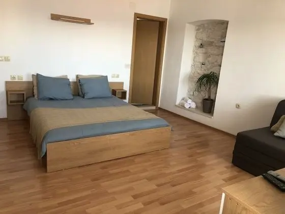 Üç Kişilik Oda