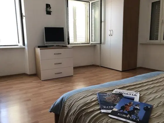 Üç Kişilik Oda