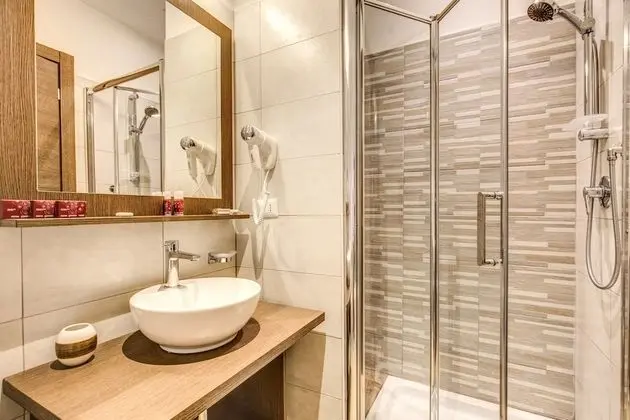 Standard Tek Büyük veya İki Ayrı Yataklı Oda