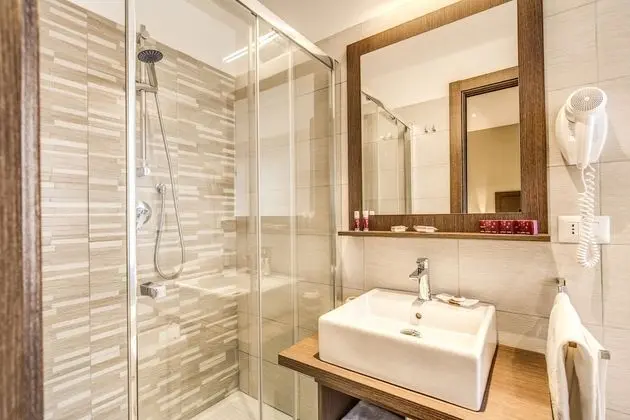 Standard Üç Kişilik Oda