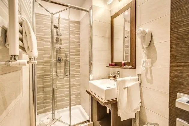 Standard Üç Kişilik Oda