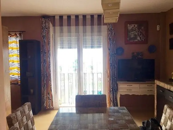Ev, 4 Yatak Odası, Engellilere Uygun, Sigara İçilmez