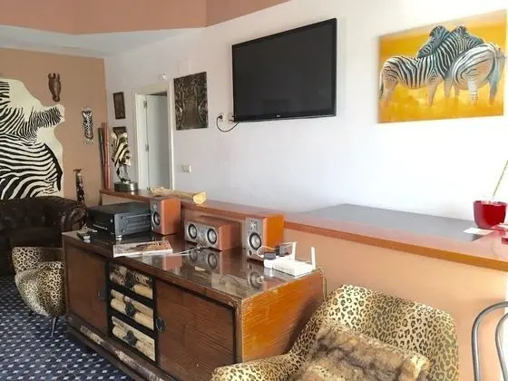 Ev, 4 Yatak Odası, Engellilere Uygun, Sigara İçilmez