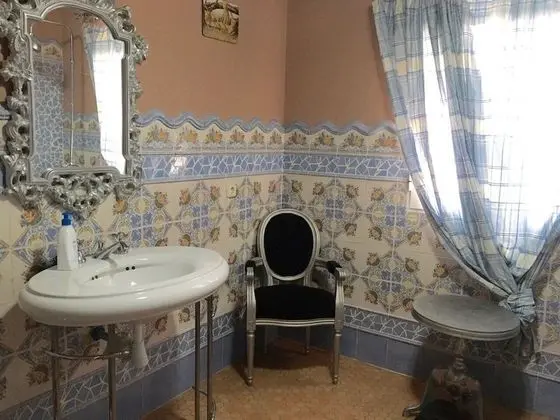 Ev, 4 Yatak Odası, Engellilere Uygun, Sigara İçilmez