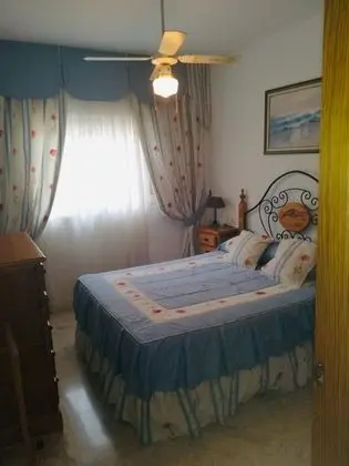 Ev, 4 Yatak Odası, Engellilere Uygun, Sigara İçilmez