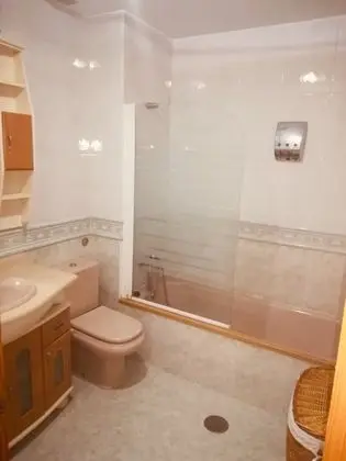 Ev, 4 Yatak Odası, Engellilere Uygun, Sigara İçilmez