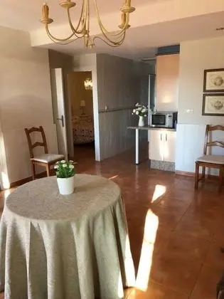 Ev, 3 Yatak Odası, Engellilere Uygun, Sigara İçilmez
