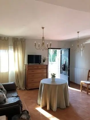 Ev, 3 Yatak Odası, Engellilere Uygun, Sigara İçilmez