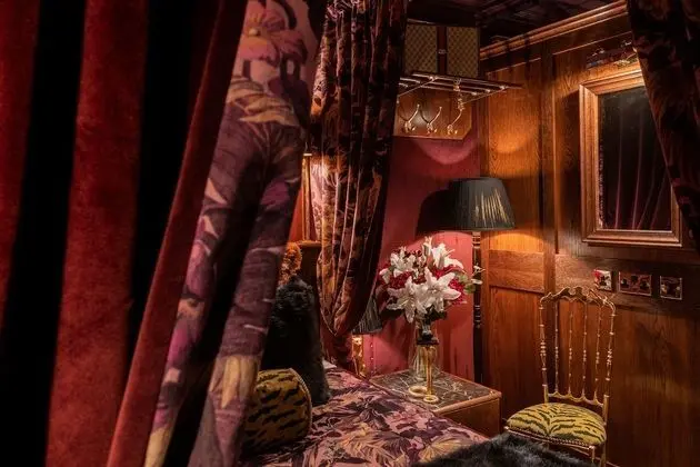Romantic Tek Büyük Yataklı Oda (Medium)