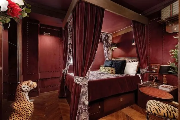 Romantic Tek Büyük Yataklı Oda (Medium)