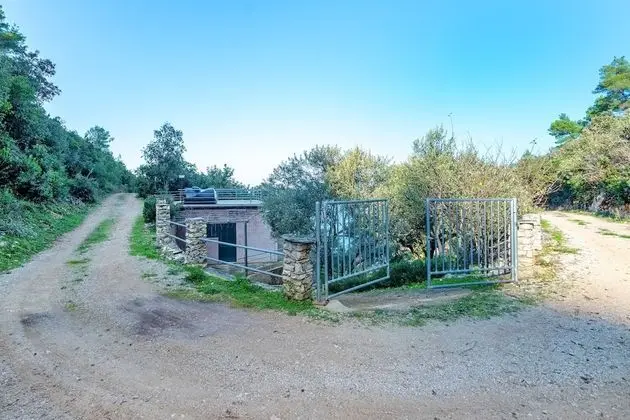 Ev (One Bedroom House with Terrace)