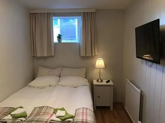 Small Double room with shared bathroom in 1 rooms in the annex building
