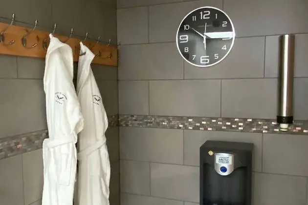 Classic Tek Büyük Yataklı Oda, Engellilere Uygun, Banyolu/Duşlu