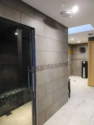 Classic Tek Büyük Yataklı Oda, Engellilere Uygun, Banyolu/Duşlu