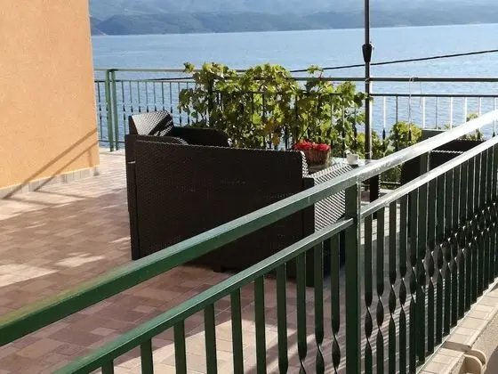 Apart Daire (One-Bedroom Apartment-Balcony and Sea)