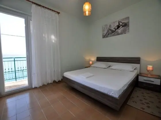 Apart Daire (One-Bedroom Apartment -Terrace and Se)