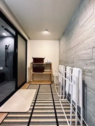 Ev
