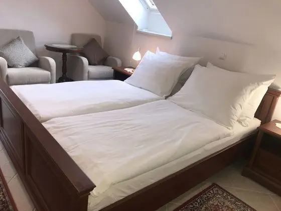 Tek Büyük Yataklı Oda