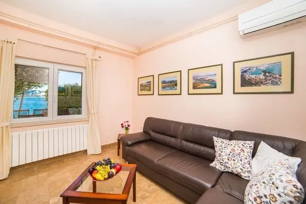 Villa, Deniz Manzaralı