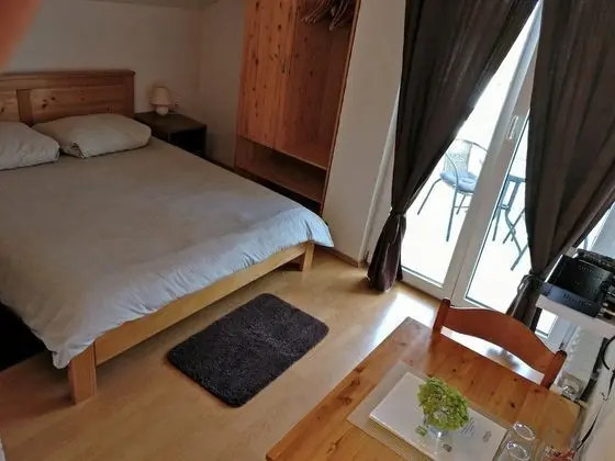 Oda, Bahçe Manzaralı (2)