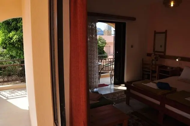Büyük Yataklı Tek Kişilik Oda