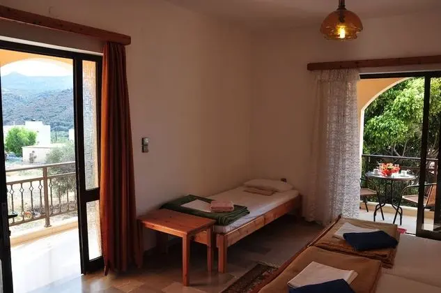 Büyük Yataklı Tek Kişilik Oda
