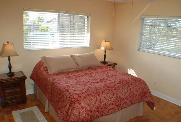 Ev, 3 Yatak Odası, Kişiye Özel Havuzlu, Kanal Manzaralı (2 Bathrooms)