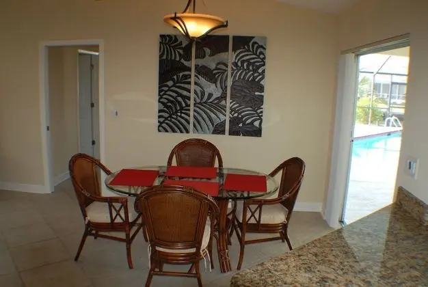 Ev, 3 Yatak Odası, Kişiye Özel Havuzlu, Kanal Manzaralı (2 Bathrooms)