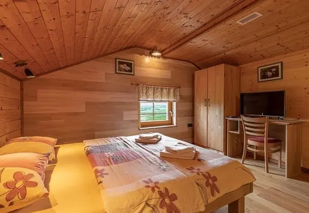 Family Ev, Birden Çok Yatak, 2 Banyolu, Bahçeli (House Na Meji With Sauna)