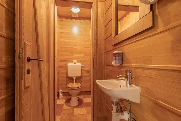 Family Ev, Birden Çok Yatak, 2 Banyolu, Bahçeli (House Na Meji With Sauna)