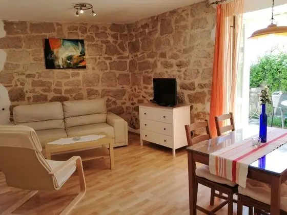 Comfort Apart Daire, Bahçe Manzaralı