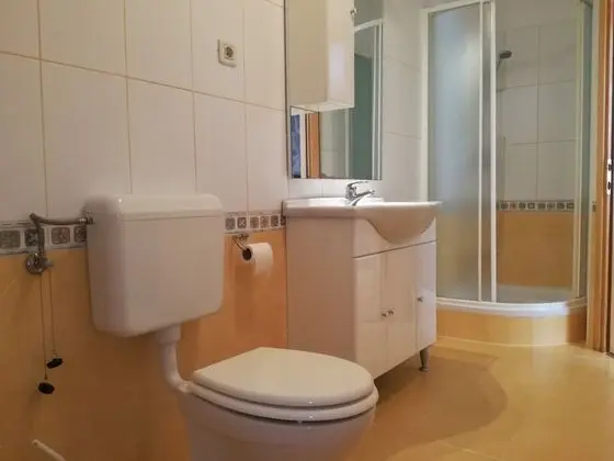 Comfort Apart Daire, Bahçe Manzaralı