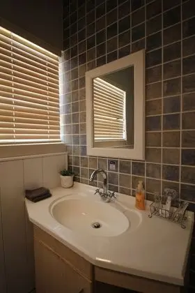 Standard Tek Büyük Yataklı Oda (Shower Only)