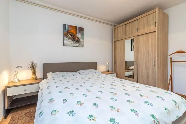 Family Ev, 2 Çift Kişilik Yatak, 2 Banyolu, Bahçeli (House Pepica)