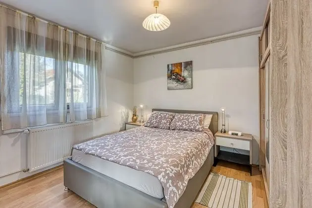 Family Ev, 2 Çift Kişilik Yatak, 2 Banyolu, Bahçeli (House Pepica)