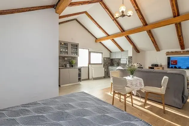 Family Ev, 2 Çift Kişilik Yatak, 2 Banyolu, Bahçeli (House Pepica)