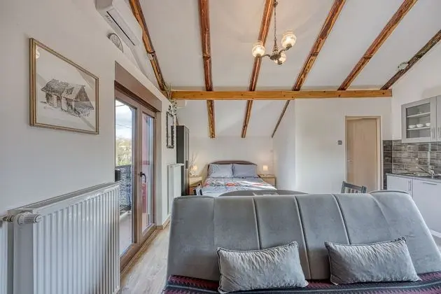 Family Ev, 2 Çift Kişilik Yatak, 2 Banyolu, Bahçeli (House Pepica)