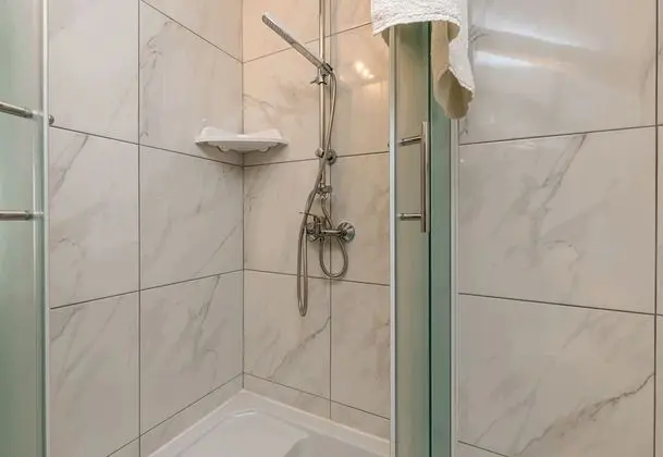 Family Ev, 2 Çift Kişilik Yatak, 2 Banyolu, Bahçeli (House Pepica)